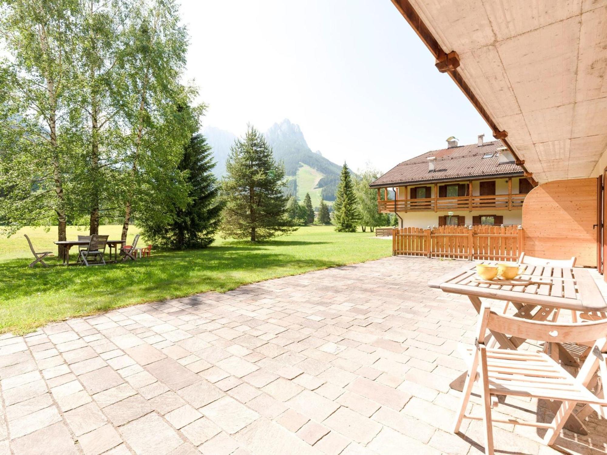 Spacious Chalet With Garden Near Ski Area In Tyrol Pozza di Fassa Exterior photo