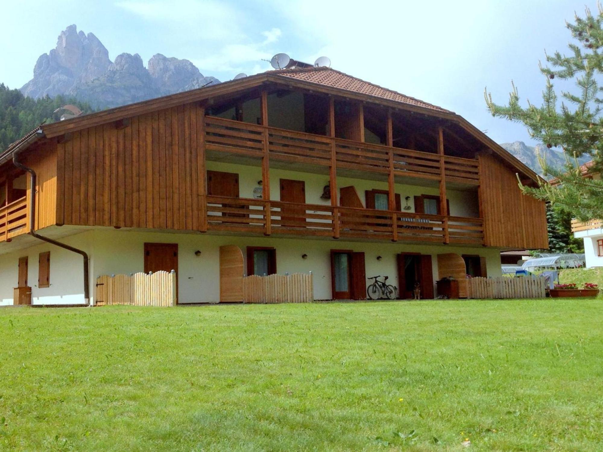 Spacious Chalet With Garden Near Ski Area In Tyrol Pozza di Fassa Exterior photo